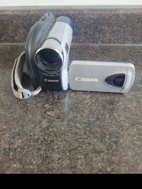 Canon Video Camcorder Model DC-310